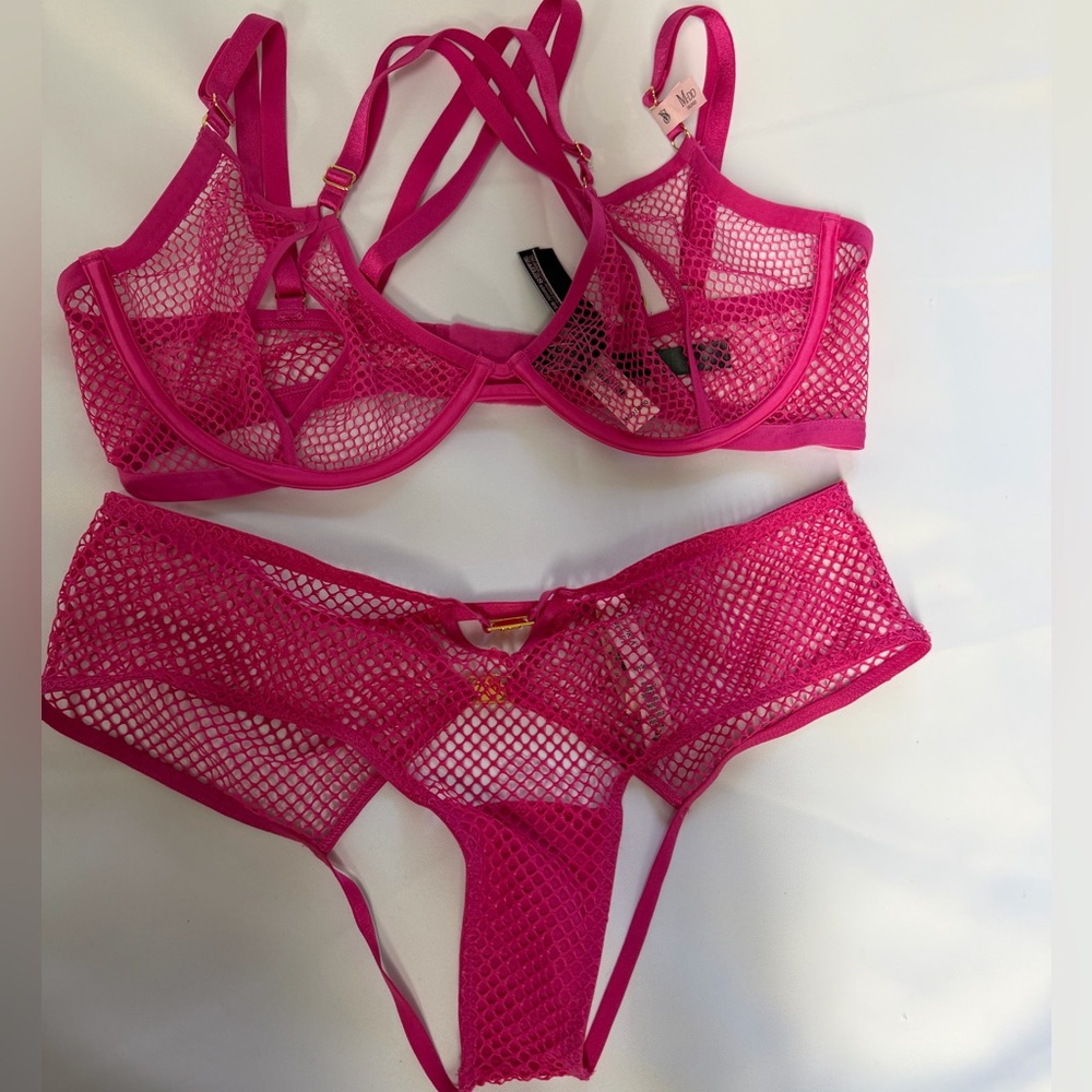 VICTORIA'S SECRET Low Cut Demi BRA V-STRING Panty Set Pink Fishnet Open Cup NWT